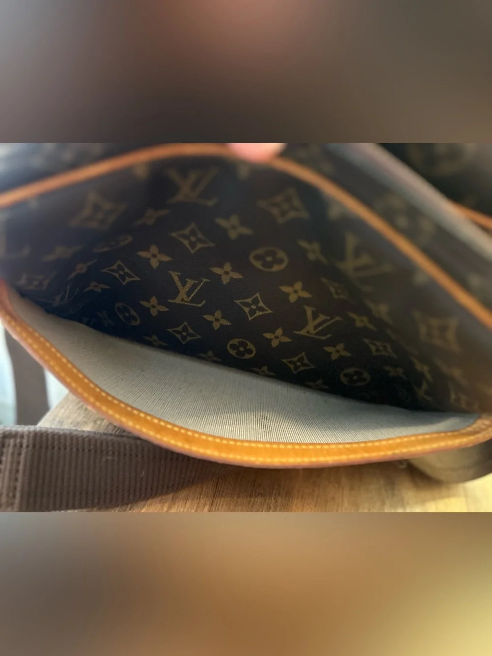 Vintage Louis Vuitton Monogram Canvas Reporter PM.